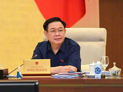 Chủ tịch Quốc hội Vương Đình Huệ trong phiên họp Ủy ban Thường vụ Quốc hội sáng 25/8.