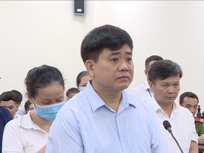 Bị cáo Nguyễn Đức Chung tại tòa.