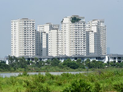 Nguồn cung nhà ở thiếu hụt vì ách tắc thủ tục pháp lý. Ảnh: Dũng Minh 