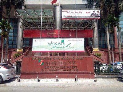 Nhiều đối tượng đã tạo dựng hồ sơ vay nhằm chiếm đoạt tiền của Ngân hàng Agribank Chi nhánh Nam Hà Nội