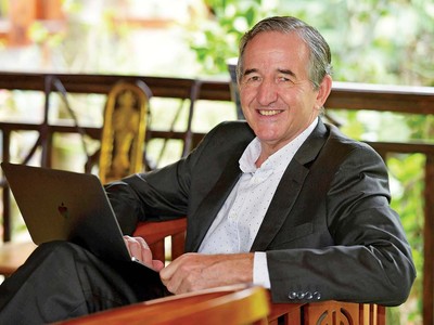 Ông Raymond Mallon, chuyên gia kinh tế cao cấp với hơn 20 năm nghiên cứu và tư vấn về kinh tế Việt Nam, có bài viết riêng cho Báo Đầu tư về cơ hội và thách thức từ các hiệp định thương mại tự do (FTA) thế hệ mới, cũng như sự cần thiết phải đầu tư công một cách hiệu quả để tối đa hóa các lợi ích từ các hiệp định này. 