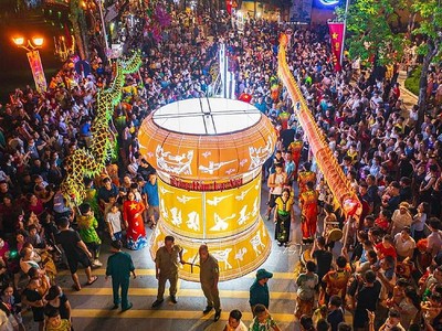 Chương trình "Trung thu Thành cổ" năm 2022 thu hút đông đảo du khách.