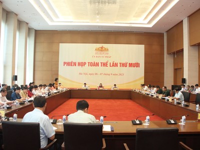 Phiên họp thẩm tra của Uỷ ban Tư pháp.