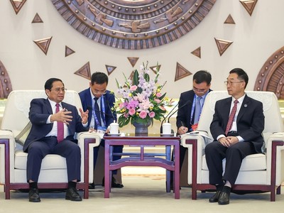 Thủ tướng Chính phủ Phạm Minh Chính tiếp đồng chí Lưu Ninh, Ủy viên Ban Chấp hành Trung ương Đảng Cộng sản Trung Quốc, Bí thư Khu ủy, Chủ nhiệm Ủy ban thường vụ Đại hội đại biểu nhân dân Khu tự trị dân tộc Choang Quảng Tây, Trung Quốc (Ảnh: VGP).