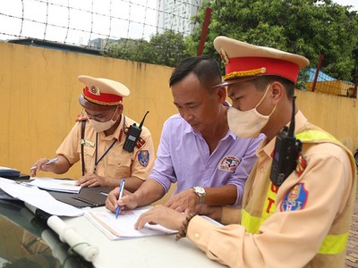 Hà Nội: Hàng trăm tin nhắn vi phạm giao thông đủ căn cứ xác minh xử lý 