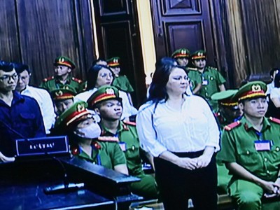 Tòa tuyên phạt bà Nguyễn Phương Hằng án 3 năm tù