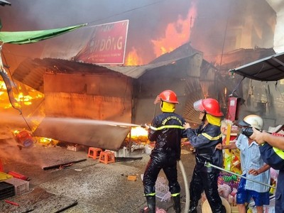 Chủ tịch Hà Nội chỉ đạo xử lý vi phạm phòng cháy chữa cháy “không có vùng cấm, không có ngoại lệ” 