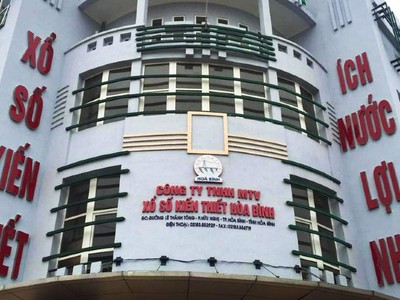 Ông Khương Minh Tuấn, Chủ tịch kiêm Giám đốc Công ty TNHH MTV Xổ số kiến thiết Hòa Bình bị kỷ luật khiển trách.