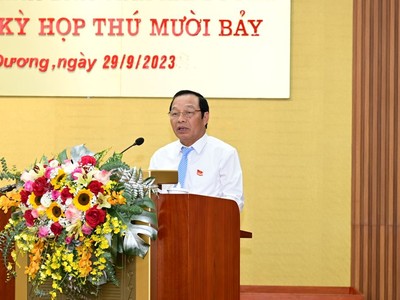 Ông Lê Văn Hiệu, Phó Bí thư Thường trực Tỉnh ủy, Chủ tịch HĐND tỉnh Hải Dương phát biểu tại kỳ họp. 