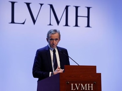 Tỷ phú người Pháp Bernard Arnault - giám đốc điều hành đế chế hàng xa xỉ LVMH. Ảnh: Reuters 