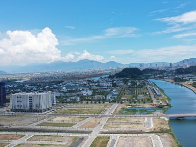 Giao dịch bắt đầu trở lại khu vực Ngũ Hành Sơn, Đà Nẵng. Ảnh: Ngọc Tân 