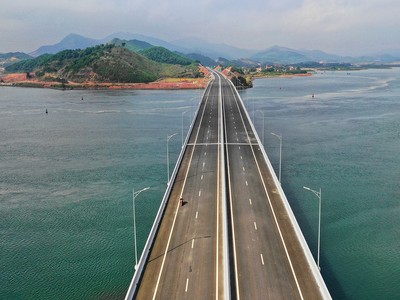 Hạ tầng đi tới đâu, thị trường địa ốc sẽ phát triển tới đó. Ảnh: Dũng Minh 