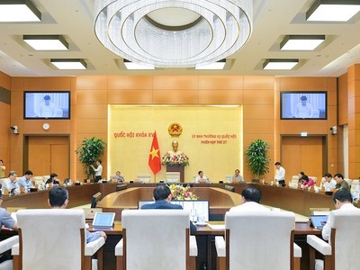 Phiên họp sáng 13/10 của Ủy ban Thường vụ Quốc hội.