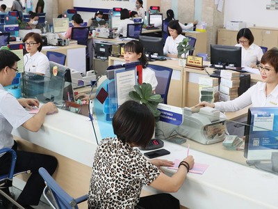 Tăng trưởng tín dụng toàn ngành ngân hàng năm nay có nguy cơ thấp xa mục tiêu. 