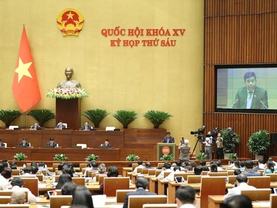 Quốc hội hoạt động khẩn trương, tích cực trong ngày làm việc đầu tiên.