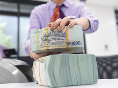 Lãi suất cho vay liên tục giảm trong bối cảnh cầu tín dụng thấp