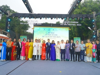 Lễ hội Áo dài du lịch Hà Nội 2023 thu hút 60.000 lượt du khách. (Ảnh: Nguyễn Anh Tùng)