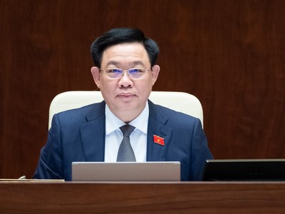 Chủ tịch Quốc hội Vương Đình Huệ điều hành phiên chất vấn chiều 6/11