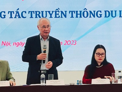 Chủ tịch Hiệp hội Du lịch Việt Nam Vũ Thế Bình phát biểu tại Tọa đàm.