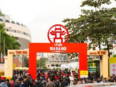 Lễ hội Bia Hà Nội năm 2022 thu hút đông đảo khách hàng tham dự