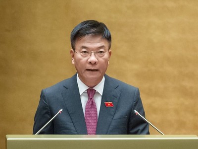 Bộ trưởng Bộ Tư pháp Lê Thành Long trình Quốc hội dự án Luật Thủ đô sửa đổi