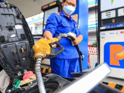 Giá bán lẻ xăng dầu đồng loạt giảm tại kỳ điều hành ngày 13/11/2023