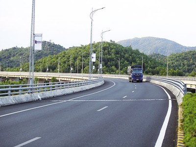 Dự án xây dựng hầm đường bộ qua Đèo Cả đầu tư theo hình thức PPP. Ảnh: Đức Thanh