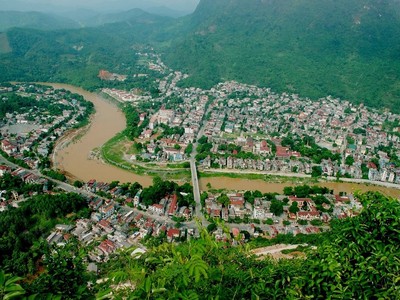 Đến năm 2030, tỉnh Hà Giang là Tỉnh phát triển khá, toàn diện và bền vững trong vùng Trung du và miền núi Bắc Bộ; kinh tế phát triển xanh và năng động, nhanh và bền vững.