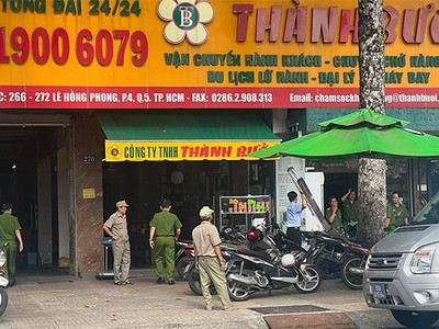 Công an khám xét trụ sở Công ty Thành Bưởi trên đường Lê Hồng Phong, Quận 5, TP.HCM hôm 26/10