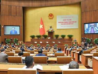 Chủ tịch Quốc hội Vương Đình Huệ phát biểu bế mạc Hội nghị.