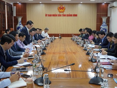 Lãnh đạo tỉnh Quảng Bình trao đổi với các đại diện xúc tiến đầu tư của Việt Nam tại nước ngoài