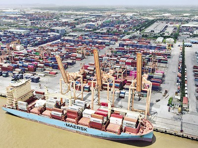 Kinh tế Việt Nam có thể đạt mức tăng trưởng 6,5% trong năm 2024, nhờ sự phục hồi của xuất khẩu và các ngành sản xuất. Ảnh: Đức Thanh