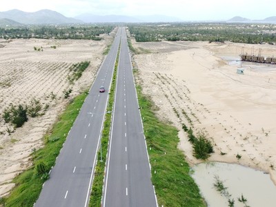 Đường ven biển tỉnh Bình Định có tổng vốn đầu tư hơn 2.674 tỷ đồng.