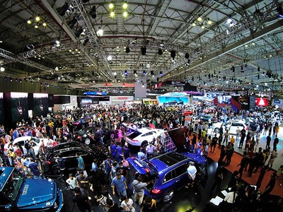 Thị trường ô tô được kỳ vọng sẽ khởi sắc trong thời gian cuối áp dụng chính sách giảm 50% lệ phí trước bạ