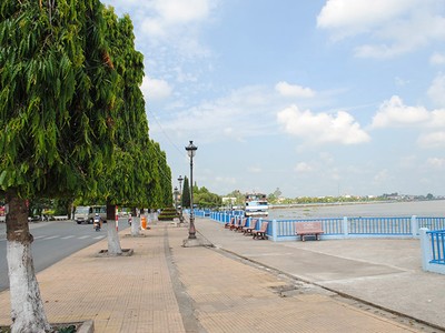 Bờ kè sông Cổ Chiên đoạn Phường 1, TP. Vĩnh Long