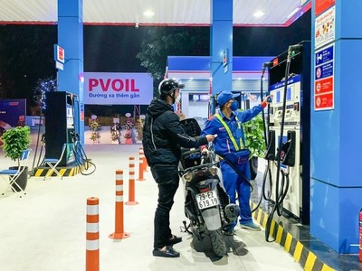 Một điểm bán xăng của PVOil.