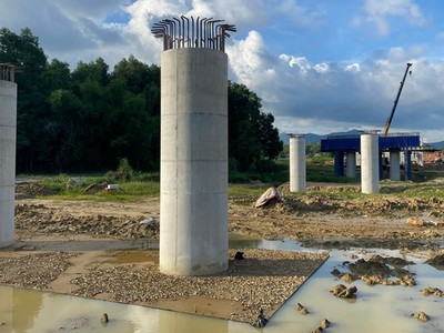 Công trình thi công đường cao tốc Bắc - Nam phía Đông đoạn đi qua địa bàn huyện Phù Mỹ. Nguồn: Báo Bình Định.