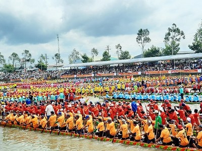 Sôi nổi, hấp dẫn tại Giải đua ghe Ngo Sóc Trăng năm 2023