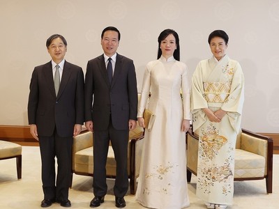 Chủ tịch nước Võ Văn Thưởng và Phu nhân hội kiến Nhà vua Naruhito cùng Hoàng hậu Nhật Bản Masako. (Ảnh: TTXVN)