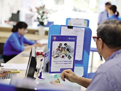 Doanh thu bán bảo hiểm của ngân hàng giảm mạnh sau cuộc khủng hoảng niềm tin trong ngành bảo hiểm. Ảnh: Đ.T