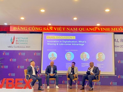 Các diễn giả chia sẻ tại hội thảo khoa học quốc tế “Vietnam Business Exchange”.