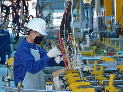 Chỉ số nhà quản trị mua hàng (PMI ) ngành sản xuất trong tháng 11 vẫn dưới ngưỡng trung bình, theo S&P Slobal.