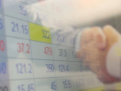 Ba lĩnh vực thu hút dòng vốn M&A lớn nhất lần lượt là tài chính, bất động sản và y tế