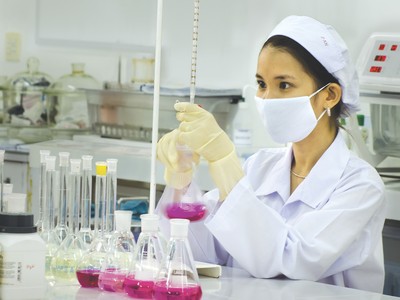 Nhóm doanh nghiệp sản xuất dược tiếp tục ghi nhận kết quả kinh doanh tích cực