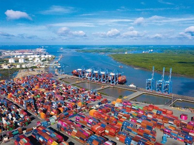 Sông Cái Mép - Thị Vải, góc nhìn từ cảng Tân Cảng - Cái Mép