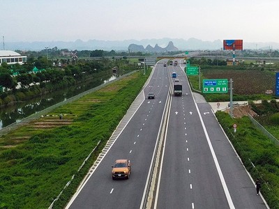 Một đoạn cao tốc Cao Bồ - Mai Sơn.