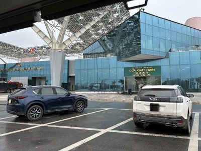 Khách mang hộ chiếu, sổ thông hành du lịch biên giới được qua Cửa khẩu Bắc Luân II 