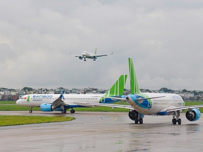 Việc Bamboo Airways vừa thuê bổ sung thành công 2 tàu bay từ ngày 1/1/2024 và tăng tải cung ứng phục vụ cao điểm Tết khẳng định nỗ lực phục hồi của Bamboo Airways và cũng thể hiện sự tin tưởng của các đối tác, bạn hàng vào sự tồn tại và phát triển của hãng.