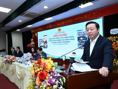 Phó thủ tướng Trần Hồng Hà phát biểu tại Hội nghị tổng kết ngành Công thương năm 2023.