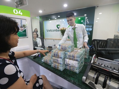 Tại Vietcombank, cho vay mua nhà áp dụng lãi suất giai đoạn đầu 7,5%/năm, sau đó dao động quanh mốc 10,5%/năm